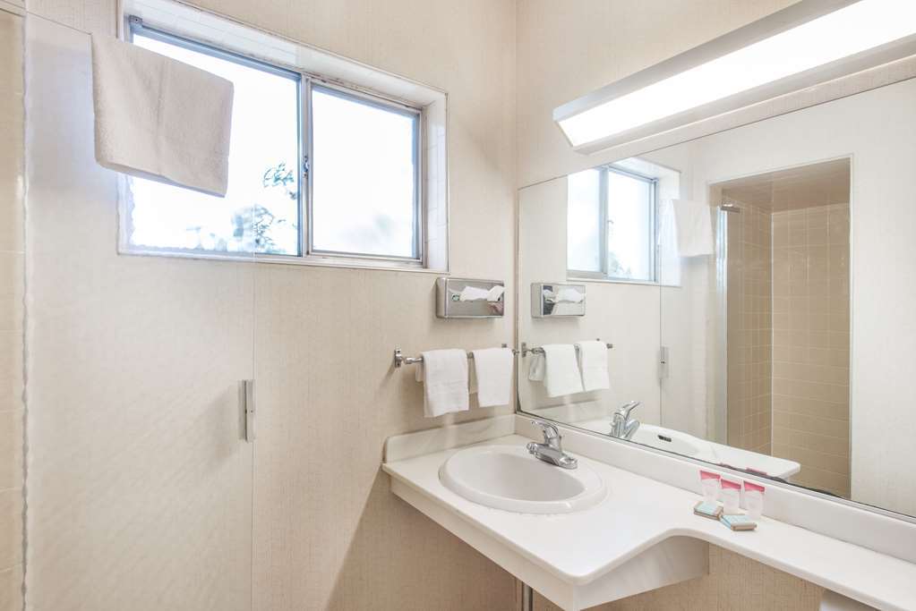 Budget Inn/ Нейтик Номер фото